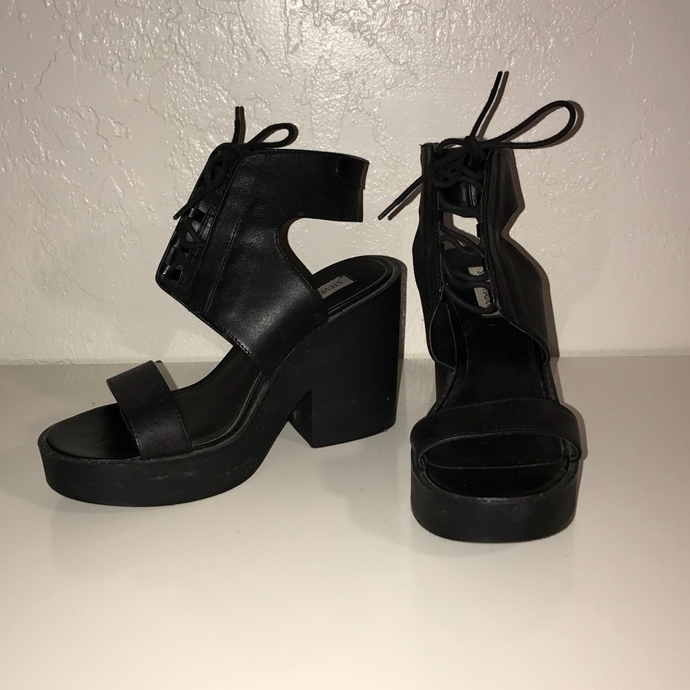 Steve Madden Fizzing Chunky Black Lace Up Heel